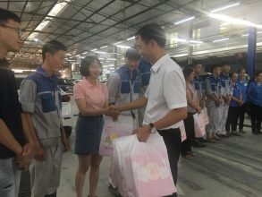 AHCOM Việt Nam trao quà trung thu